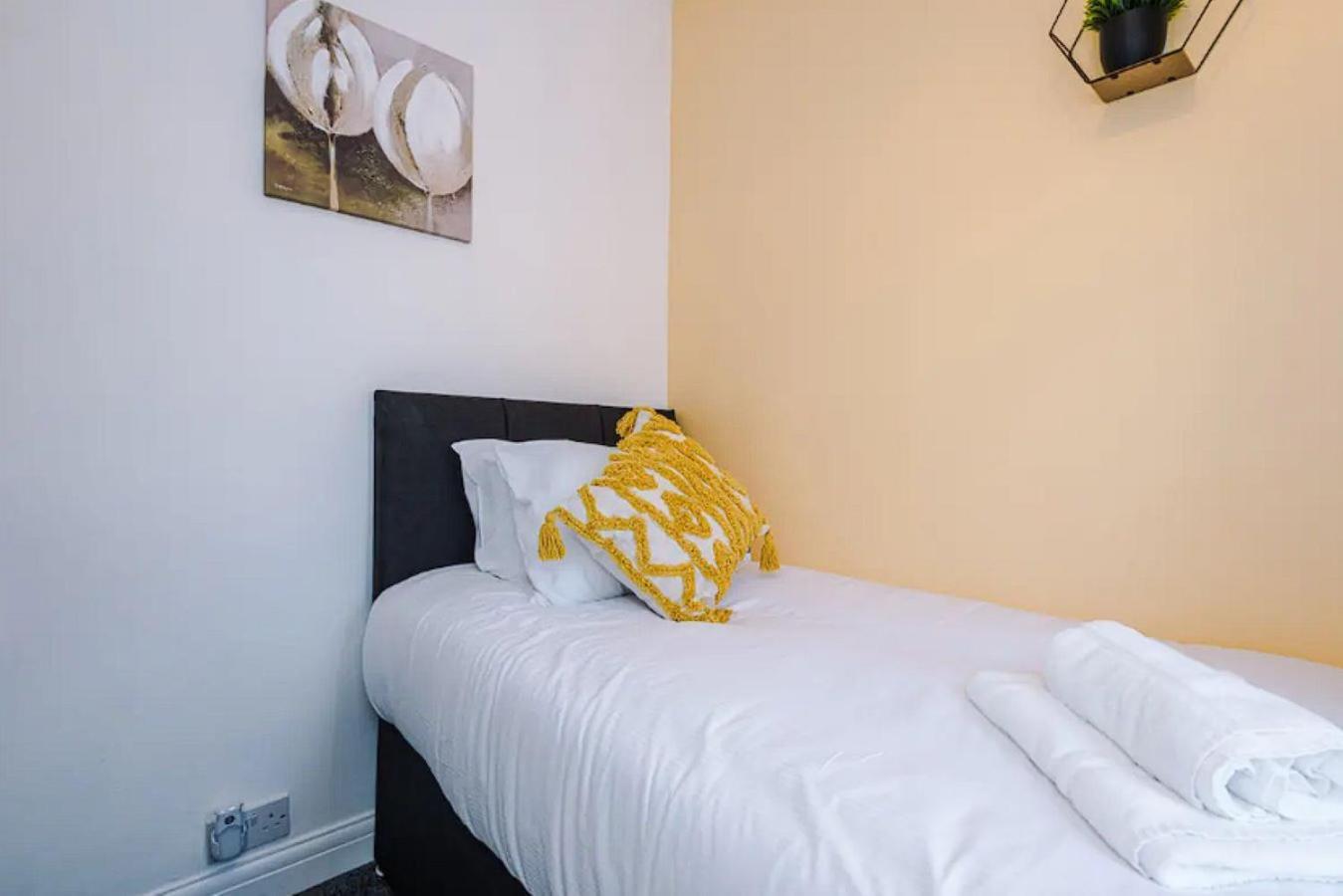 Casa vacanze Charming And Modern 3br Steps Away From Center *